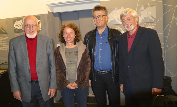 Herausgeber Richard Werner mit den Autoren Barbara Harder, Robert Seeberger und Klaus Fessler.  